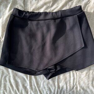 SIRENS - Black Asymmetrical Skort